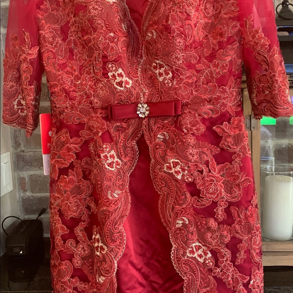 Burgundy Sheath/Column Mother of the Bride dress